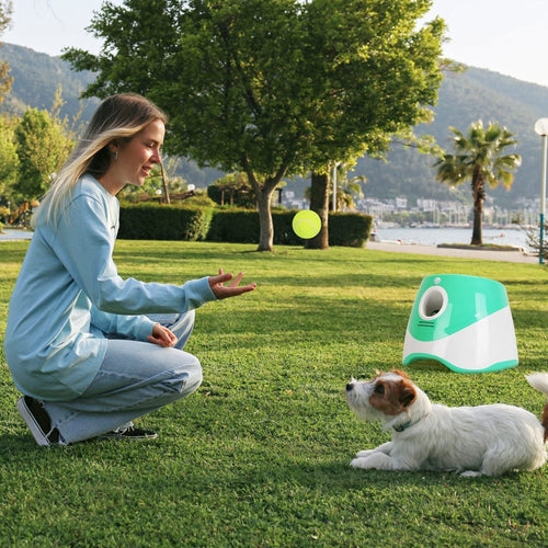Lanzador automático de pelotas para perros - detalle carga